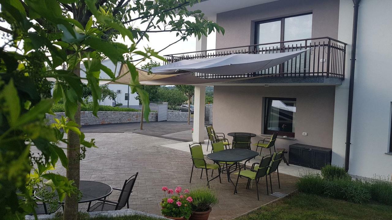 Guesthouse Pri Mihelovih Сежана Екстер'єр фото
